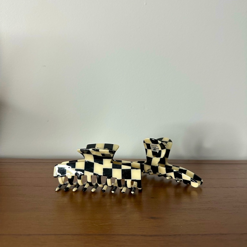 2 Checked Claw Clips